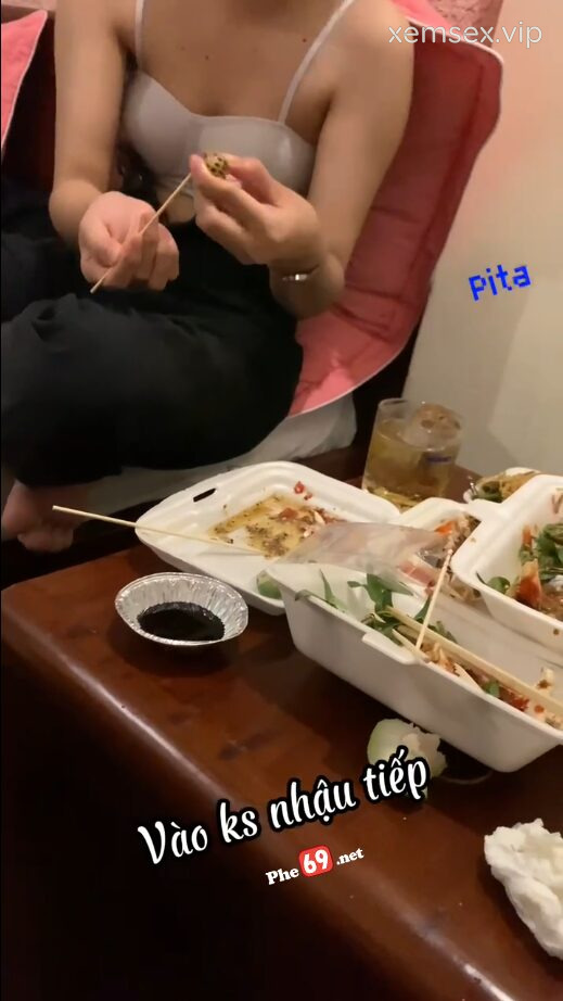 checker-pita-kham-dien-tho-em-sinh-vien-hoc-y-chich-3-hiep-lien-tiep-hinh-03